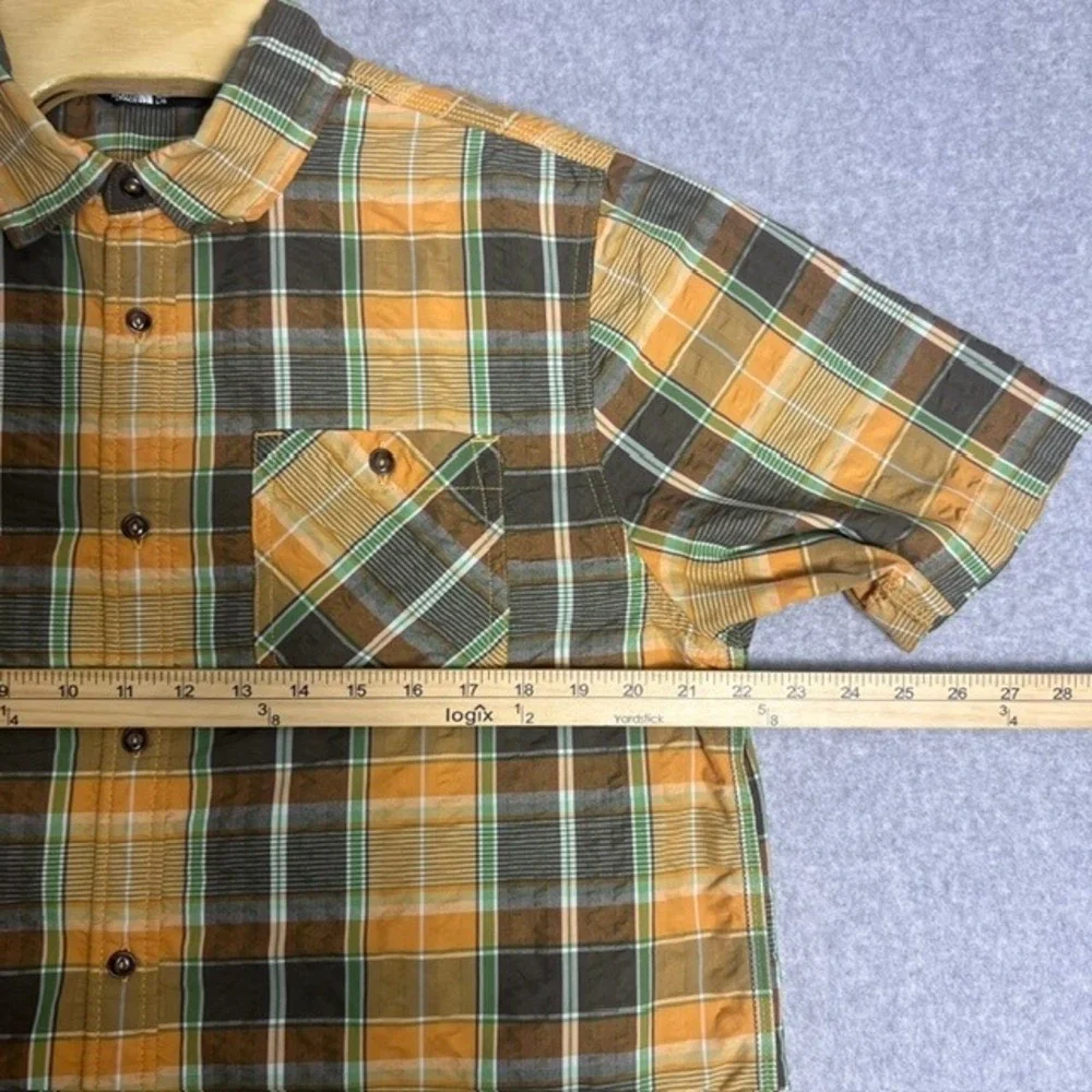 The North Face Men's Plaid Button Up‎ Short Sleeve Shirt with Pocket Size Large